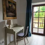 Nobles W Spokojnej Okolicy W Poblizu Jeziora Mierzejewo (Warmian-Masurian)