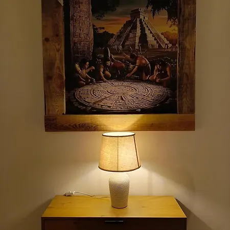 Nobles W Spokojnej Okolicy W Poblizu Jeziora Lejlighed